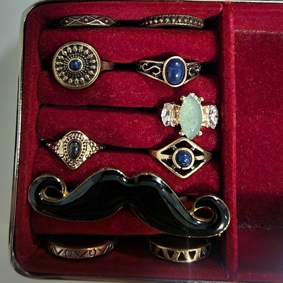 Assorted Lovisa rings, bracelets and necklaces - Picture 7 of 16